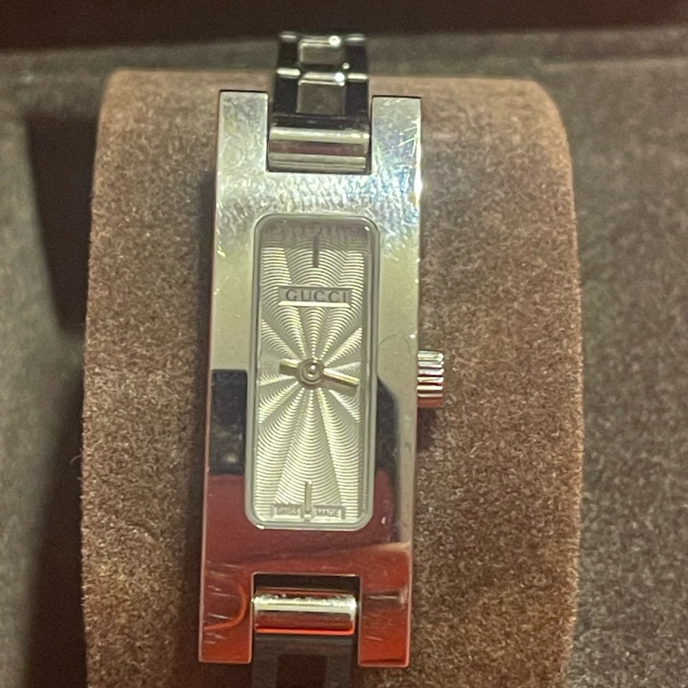 Gucci Watch with box - Picture 8 of 13